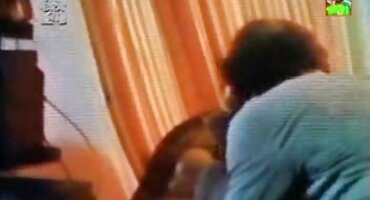 Linda brasilerinhas lésbicas garota raspou a bucetinha e a levou para um mergulho com vibrador