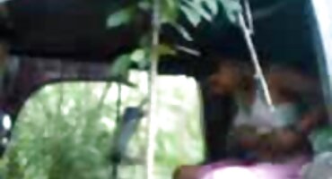 O prato preferido de uma brasilerinhas pornô jovem fashionista são as suculentas almôndegas. Cunilíngua para o gatinho jovem.