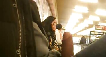 Os homens vão beijar a menina com toda a fazenda coletiva e inserir dois membros filme pornô com brasileirinhas em seu ânus