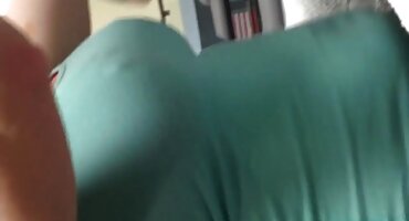 Filho da puta do mamilo em pé tentando video de sexo das brasileirinhas trabalhar com a garganta