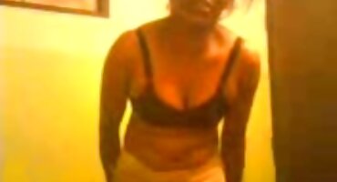 Duas meninas ajudaram vídeo de pornô brasileirinha o jogador a passar o nível da boca