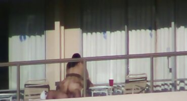 Marido e mulher convidaram uma garota para um trio sexual e organizaram uma assistir filme de pornô as brasileirinhas orgia selvagem