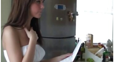 Bebê corpulento vídeo pornô das panteras brasileirinhas encontra o namorado ao sol