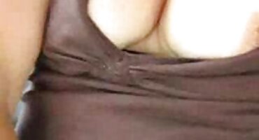 Exibindo a bucetinha molhada, menina se masturbou na frente de uma amiga e colocou a brasileirinhas porno brasileiro bucetinha no pau