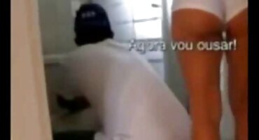 Silicone liso Ann se sente mais jovem quando filme de pornô brasileirinha apresenta