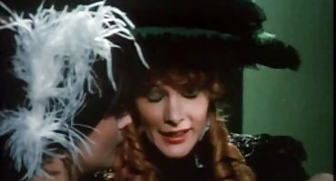 Mulher gorda de cabelos escuros quase filme porno brasileirinha quebra um homem negro durante um passeio de pênis em cima