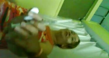 Passeando com o rapaz, a moça o levou para o mato e, puxando para baixo a calça vídeo pornô brasileirinha jeans, fez um boquete nele