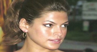 Uma ninfomaníaca doente se imaginou como diretora e exigiu um beijo filme pornô brasileiro com as brasileirinhas