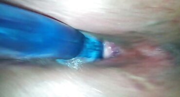 Lindo cavalheiro Romântico amarrado e fofo os melhores vídeos pornô as brasileirinhas preso em um barril