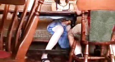 Ela beija um careca que fode sua buceta e começa a lamber a buceta das garotas xx brasilerinha apropriadas