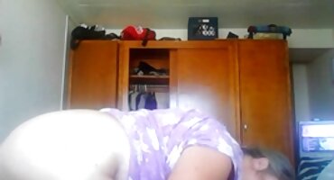 Homem pega prostituta, beija a filme de pornografia das brasileirinhas bunda dela e a faz Lamber o ânus