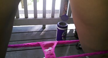 Ele queimou sua meia-irmã por roubo e a forçou a servi-lo vídeo pornô carnaval das brasileirinhas de pau por silêncio