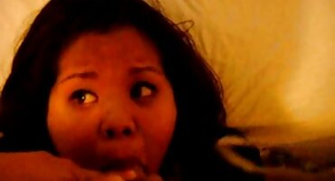 Mamilo Maduro ver filme pornô com as brasileirinhas compartilha o pau do marido com duas meninas