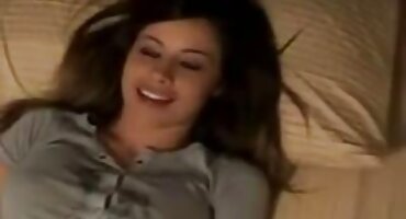 Novinha morena beijou o cuzinho de um barbudo e fodeu ele no cuzinho Strapon videos de sexo gratis brasileirinhas