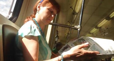 Depois de chupar um grande pau raspado, uma aluna Peituda sentou-se à mesa e abriu as pernas mostrando o chapéu molhado de video a casa das brasileirinhas emoção