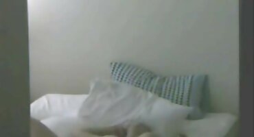 Câmera escondida: mãe chupa no Carro, Filha assiste brasilerinha sex e aprende