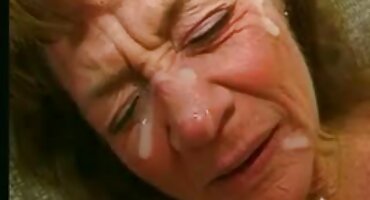 Boneca negra Cecília Leão beijou um homem negro em vídeo pornô brasileirinha 2018 meia hora por causa de seu amor por sua esposa