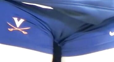 Após receber de presente um buquê de rosas vermelhas, a aluna beijou o cara brasileirinhas vídeos pornô de chapéu e pediu para ele gozar nos peitos dela