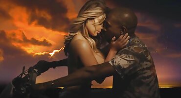 Atleta porno caseiro brasileirinhas beijou a bunda linda loira na escada