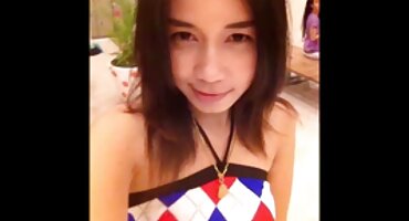 Uma comissária de bordo beijou um agente negro para entrar em um avião particular. vídeo de pornô brasileirinha