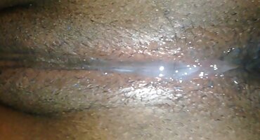 Garota selvagem vídeo de pornô com as brasileirinhas chicoteada em hematomas, depois beijada brutalmente na mesa de cabeceira