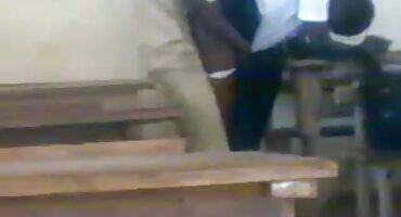 Um professor de Sexologia careca videos de sexo com as brasileirinhas leva sua esposa peituda ao êxtase