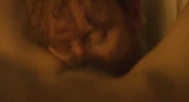 Os homens organizaram um Gangbang alegre e conceberam com competência uma morena em brazilerinha pono cada fenda