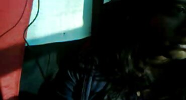 seu boné vermelho, que lembra quero ver filme de sexo as brasileirinhas suavemente um pênis